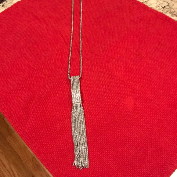 Necklace with sliding tassel - Picture 3 of 8